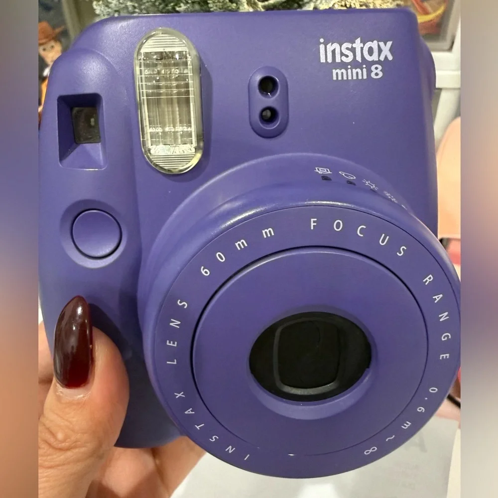 Fujifilm Instax Mini 8 in Vibrant Purple